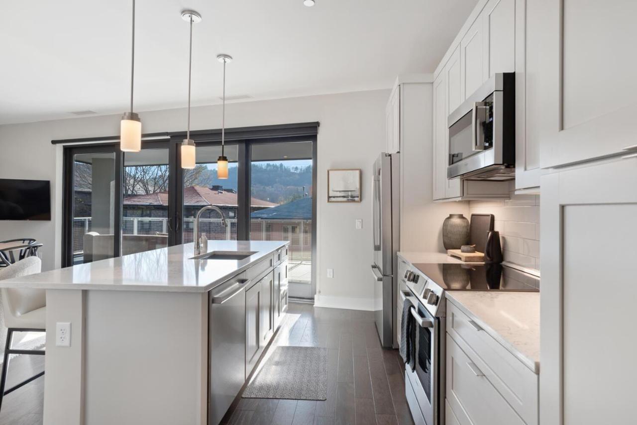 145 Biltmore Ave Unit 304 *